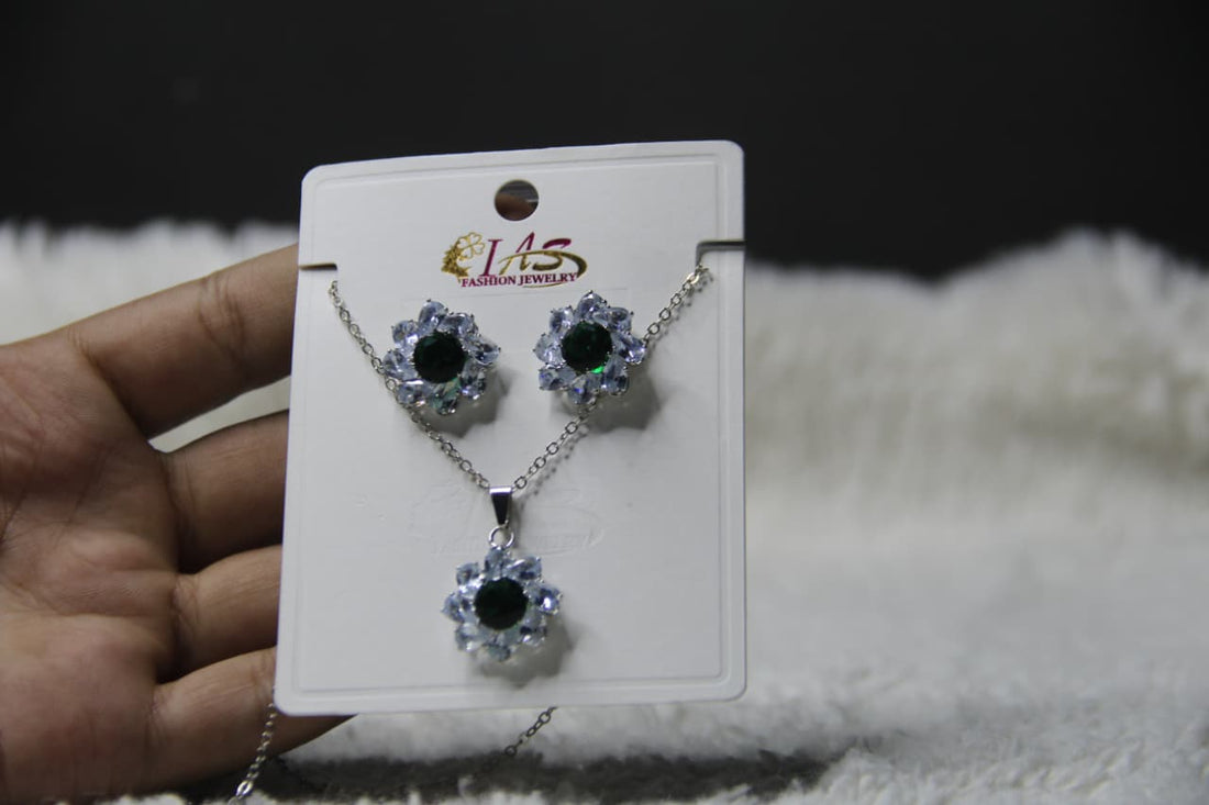Style Silver With green Stone Necklace Set With Earrings