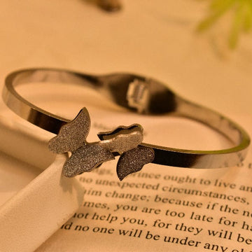 Stylish Unique Design Silver Plated Bracelet for Girls/Women